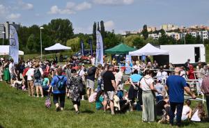 16 Takova byla ucast