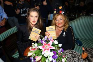 Jana Bernaskova a Halinou 5R1A5394-293