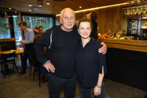 Laco Deczi s Martou v restauraci Aparthotelu IMG 7475