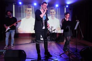 Lada a Natalka Grosova zpivali sex bomb