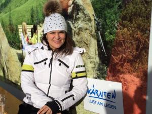 Mahu odpociva na terase v Koruntanech