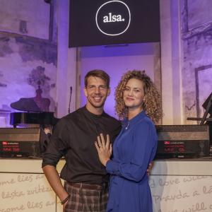 Manzele Pechovi  (60)