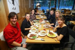 Restaurace je vyhlášená, samé dobroty a obrovský výběr IMG 7525