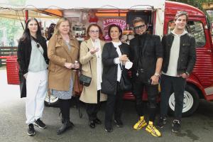 sesla se skvela particka JHA 6957